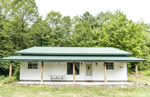 New Auburn House | Lake House on the beautiful and private Sand Lake