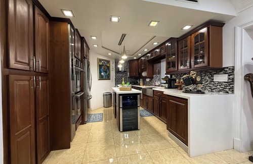 Hialeah House | Lake House Villa Beachfront