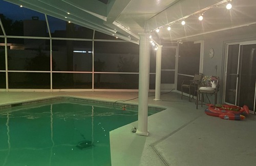 Winter Haven House | LAKE HOUSE WITH PRIVATE Free HEATED POOL & GAME ROOM 4 min FROM LEGOLAND