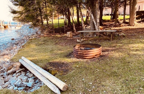 Cedarville House | Lake Huron Vacation Cabin, 1 Room Cabin