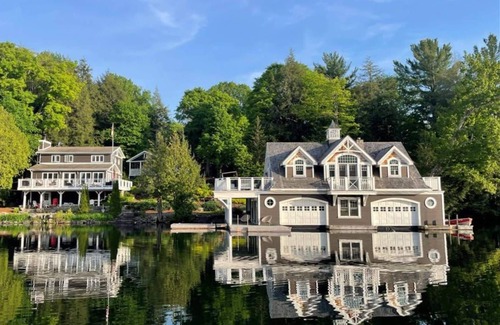 Muskoka Lakes House | Lake Joe Dreaming - your Muskoka home away from home!