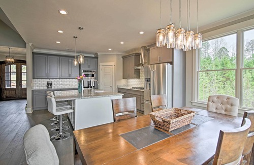 Seneca House | Lake Keowee Home with Balcony & Boat Dock!