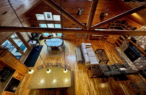 Hayward Cabin | Lake LCO in Hayward, level southwest facing lake lot, 4 bedroom cabin