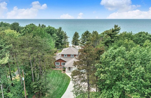 Manistee House | Lake Michigan Beach House