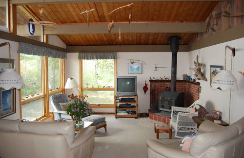 Shelby Cottage | Lake Michigan Beachfront Cottage