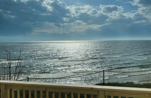 Montague Cottage | Lake Michigan Vrbo Escape