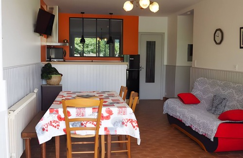 Villefranche-de-Panat Apartment | Lake & Nature – Cosy apartment 100m from Villefranche-de-Panat lake, authentic Aveyron stay