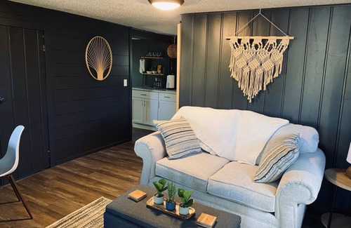 Tomahawk House | Lake Nokomis 1BD/1Bath Lakeside Cabin - Cabin #2