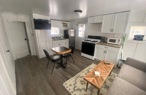 Tomahawk House | Lake Nokomis 2BD/1Bath Lakeside Cabin - Cabin #1