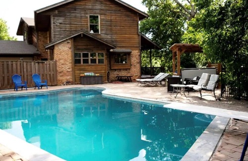 Warr Acres House | Lake Oasis w/Pool, Hot tub, Gym
