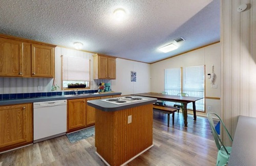 Seguin House | Lake Placid Waterfront/Sleeps 10
