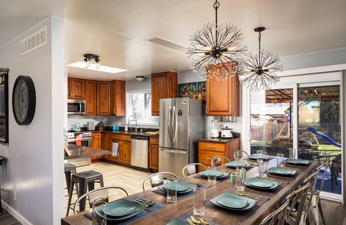 Northglenn House | ☆Lake Retreat ☆Hot Tub ☆Arcade ☆Playground ☆Gym