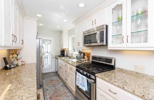 Cedar Glen House | Lake Retreat – Spa, AC, Fenced Yard, Walk to Lake!