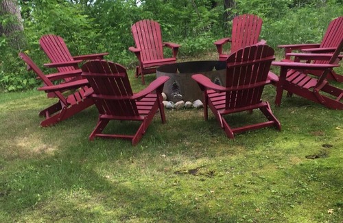Richville House | Lake Side Vacation Home Has It All!