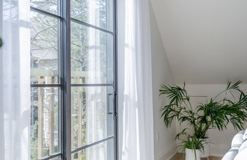 Barrie Apartment | Lake Simcoe Loft 1BRD Full Bath WIFI Netflix AC