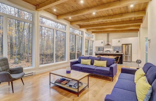 Eastman Ski Chalet | Lake Stukely on foot - Chenin Blanc