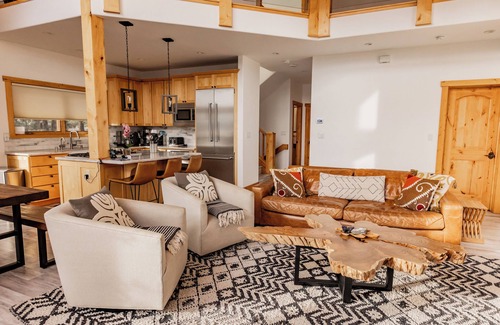 Tahoe Vista House | Lake Tahoe - Lake View and Pet Friendly!