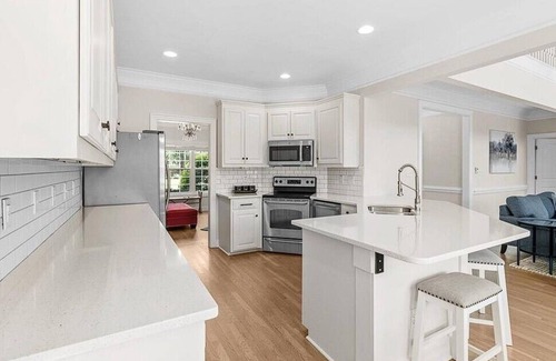 Wise House | Lake Therapy | Waterfront | Pet-friendly