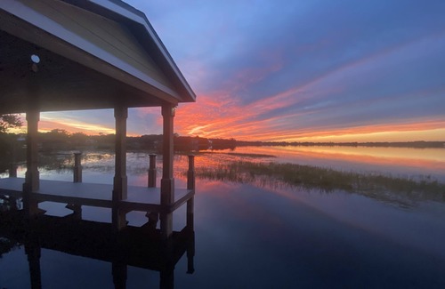 Mount Dora House | Lake Vibes Only ~ Intimate Lake Cottage in Mount Dora