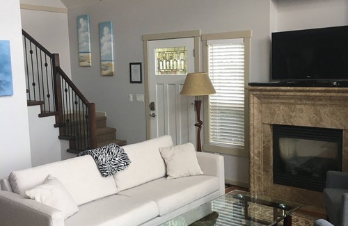 Central Okanagan Cottage | Lake view cottage in Lacasa Resort