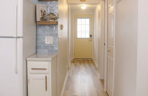 Houghton Lake Heights Cottage | Lake View Cottage in Roscommon with beach access and playground!