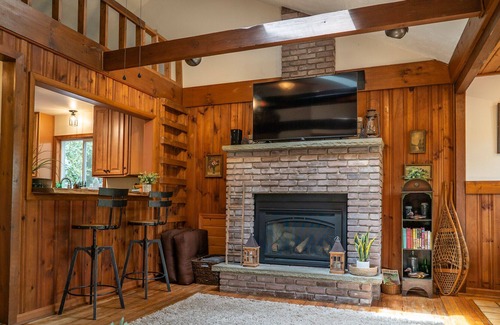 Lake Harmony Cottage | Lake view cottage between Big Boulder & Jack Frost. Linens included