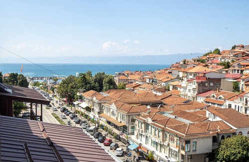 Ohrid Apartment | Lake View Double Balcony City Center APT in Ohrid