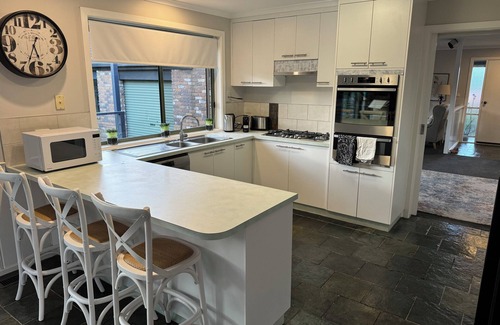 Lilydale House | Lake View Family House, private gardens, breathtaking view, nature walks.