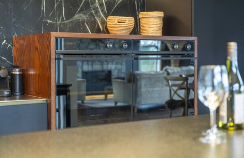 Rainbow Point House | Lake View Lodge - Lake Taupo