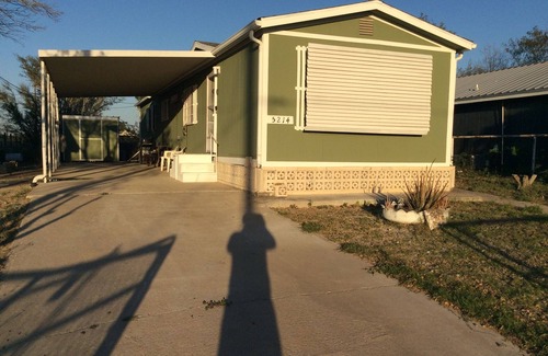 Siesta Shores House | Lake view, Perfect Family Getaway at Falcon Lake is at BASSMANS LODGING