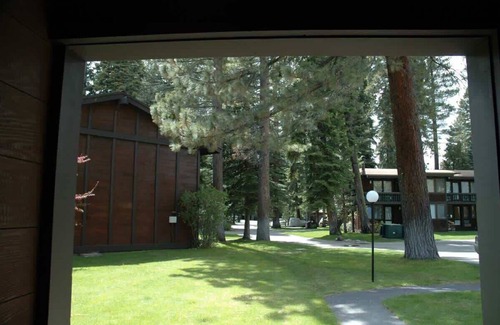 Tahoe Sierra Estates House | Lake View|Pier|Bouys|Pickleball|Walk to town