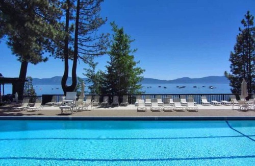 Tahoe Sierra Estates House | Lake View|Pier|Bouys|Pickleball|Walk to town