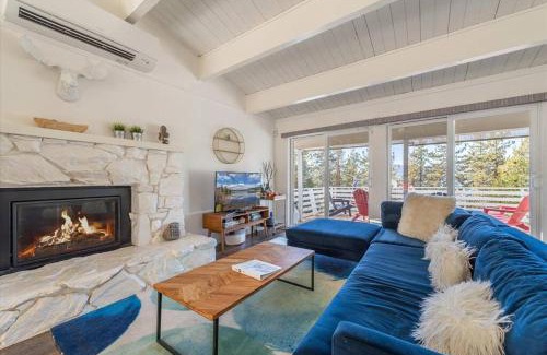 Kings Beach House | Lake Views, Pet-Friendly Cabin with Hot-Tub in King's Beach