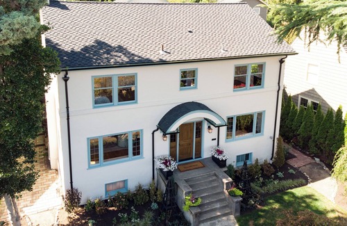 Seattle Metro Area House | Lake Washington Views in Stunningly Renovated Home!