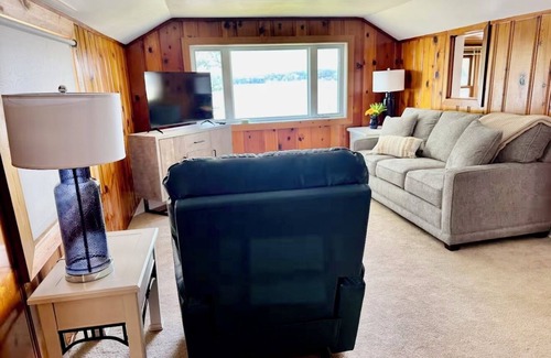 Lodi House | Lake WI Rental: Private Pier: Sunsets