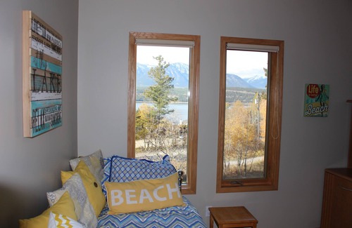 East Kootenay House | Lake Windermere Getaway!