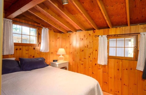 Meredith Resort | Lake Winnipesaukee Island Cabin