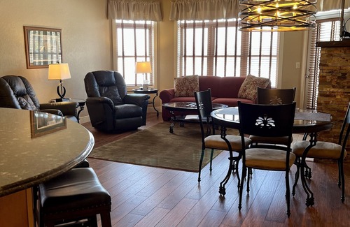 Birchwood Condo | Lakefront 1BR Condo on Golf Course with Indoor Pool/Hot Tub - Tagalong Resort
