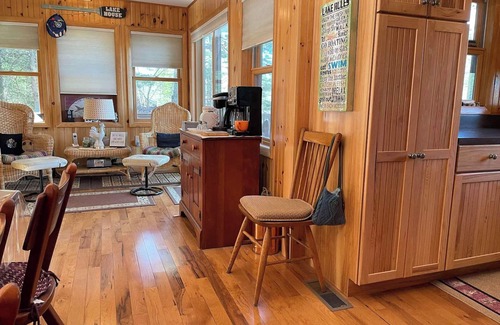 Freedom House | Lakefront 3 bed room property in Freedom, NH