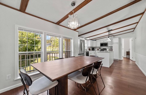 Charlevoix House | Lakefront 3-Bedroom Retreat on Susan Lake – 5 Mins in Charlevoix