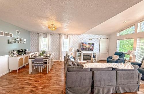 Gravois Mills House | Lakefront-4bd2badockfirepitdecks-sleeps 10pp