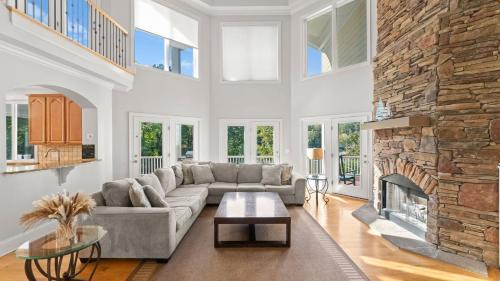 Denver House | Lakefront 6BDR Priv Dock Game Room Firepit Jakes Lake House by Avantstay