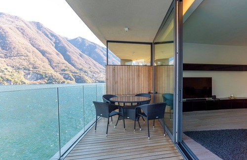 Laglio Apartment | [Lakefront Apartment]