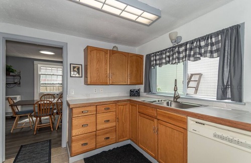 Geneva-on-the-Lake House | Lakefront, awesome views, water access, center strip, private, parking.