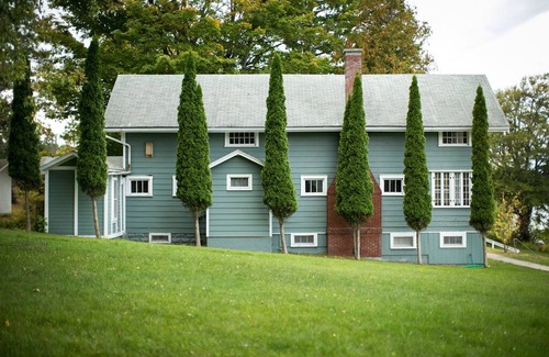 Arcadia House | Lakefront, Beautiful, Cathedral Ceilings, Walk to private Lake Michigan Beach