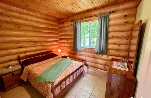 Unorganized Centre Parry Sound Cabin | Lakefront Cabin #3 - 4 Season - Sleeps 7