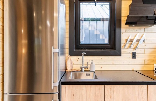 Scotrun Ski Chalet | Lakefront Chalet Pocono with Fishing/Paddle Boats