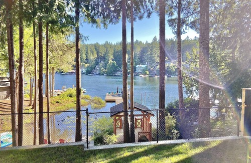 Shawnigan Lake Cottage | Lakefront Cottage Private & Peaceful