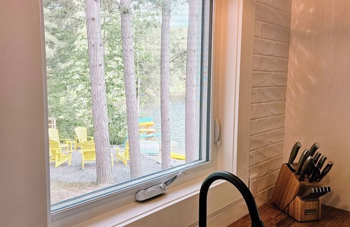 Torrance Cottage | Lakefront Cottage in Muskoka | SAUNA & Beach
