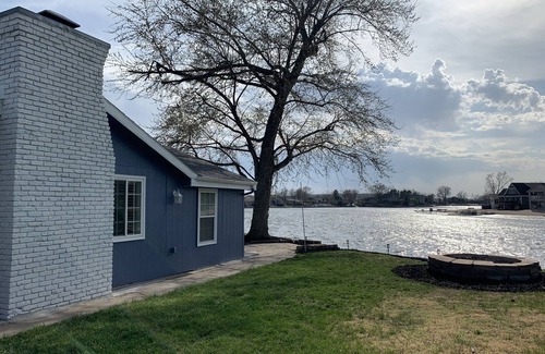 LaPlatte I House | Lakefront Cottage